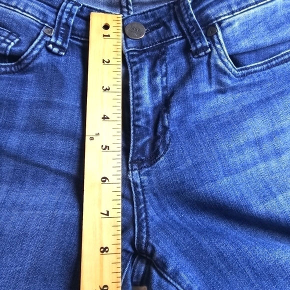 KUT From The Kloth Distressed Skinny Size 4, Raw Hem Jeans 🚨BOGO - Picture 3 of 10